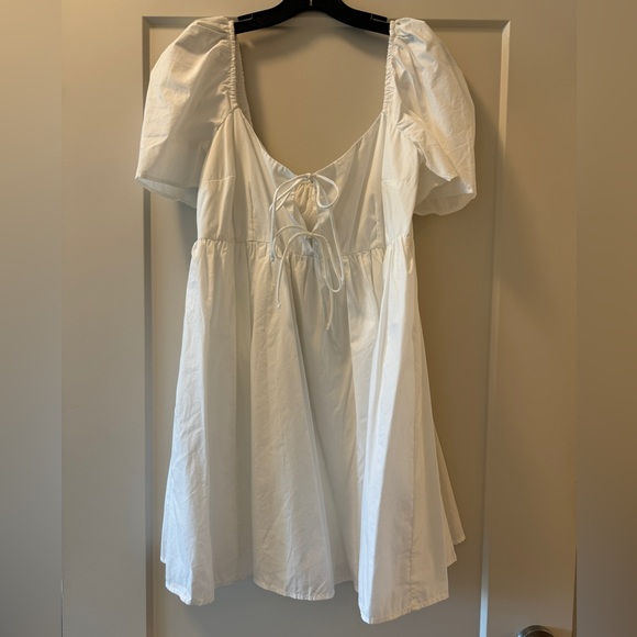 New! Never worn Abercrombie tie front dress. - Picture 1 of 4